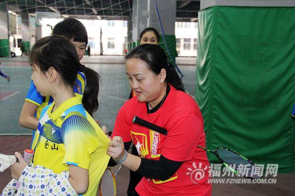 龚智超羽毛球赛场精彩瞬间回顾，赛场风采一览无余