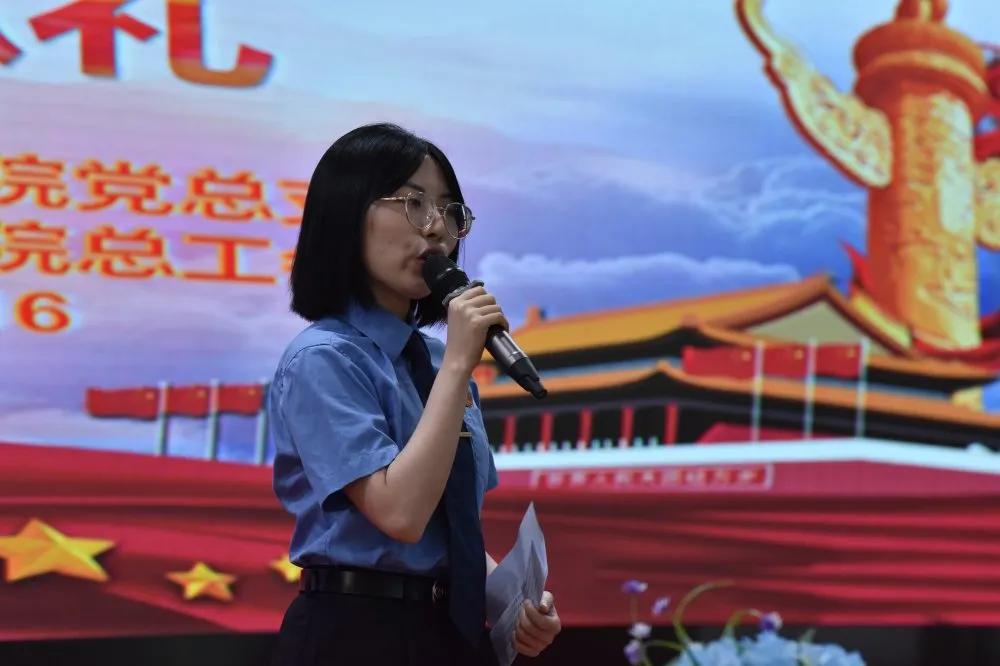 热血沸腾的Rap比赛现场,震撼来袭,精彩不容错过!