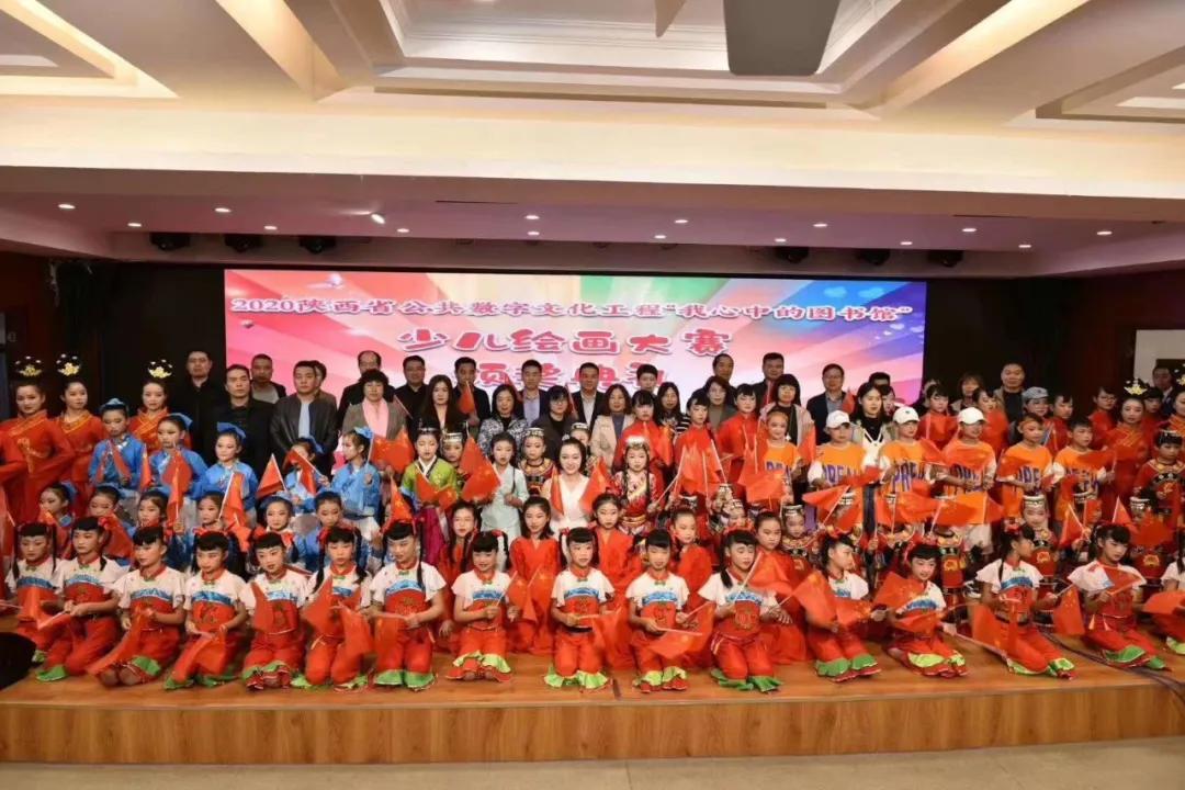 公共汽车上的励志之旅，自信与成就感的角逐赛