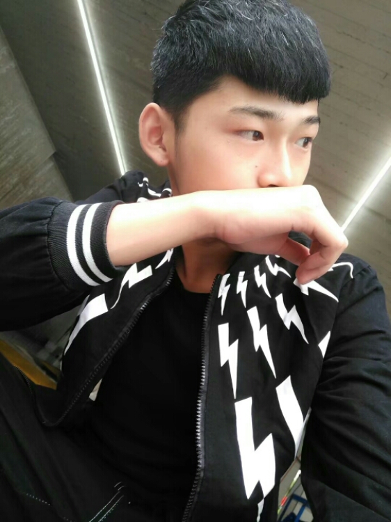 阿洪新动态,学习变化,自信成就无限可能