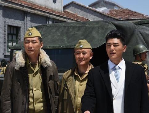 燕双鹰电视剧,巷弄英雄与风味小店的传奇故事