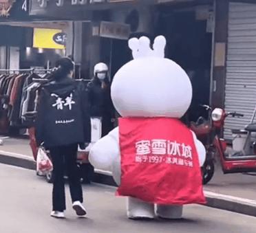 蜜雪冰城甜蜜之旅,A股上市日常记