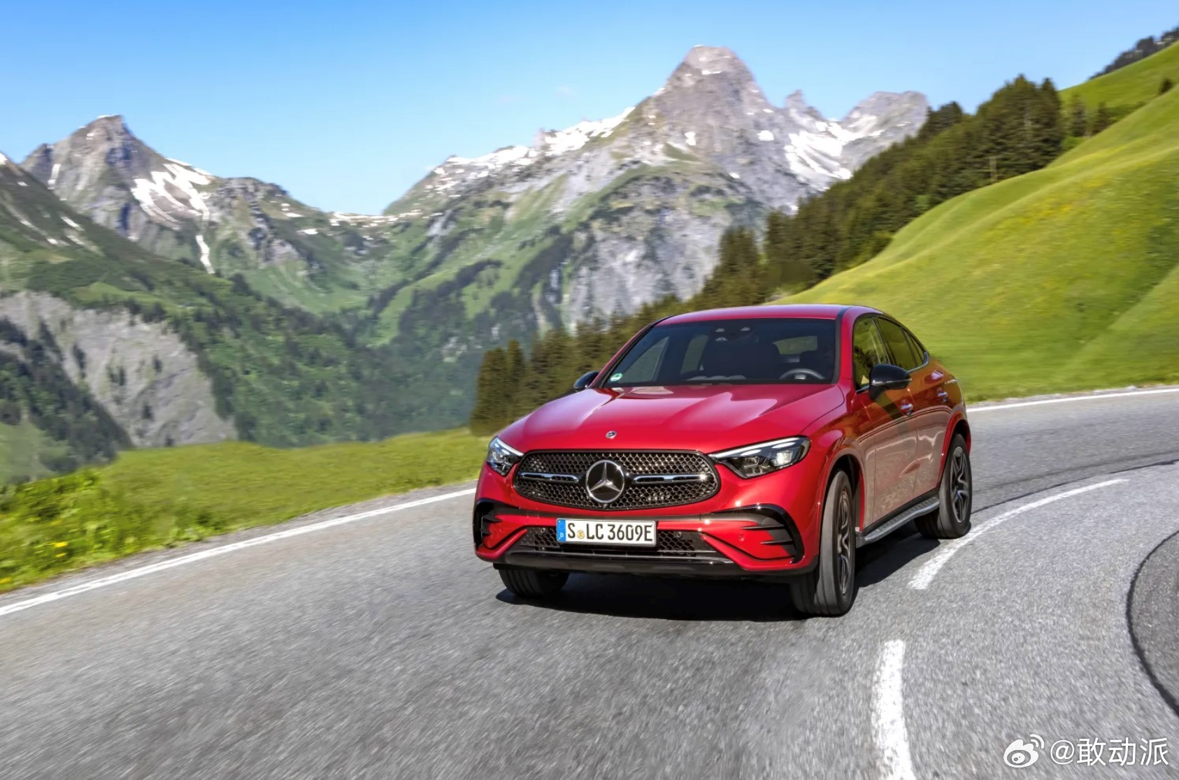 时代精英座驾,2025款奔驰GLC最新动态视频发布