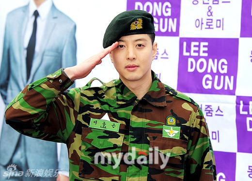 韩星李东健最新动态揭秘??