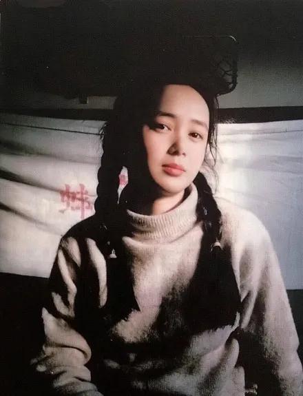 杏眼男明星的心灵之旅,寻找内心平静的旅程