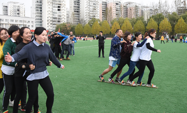 自然美景中的心灵之旅,一场激烈的拔河比赛400纪实