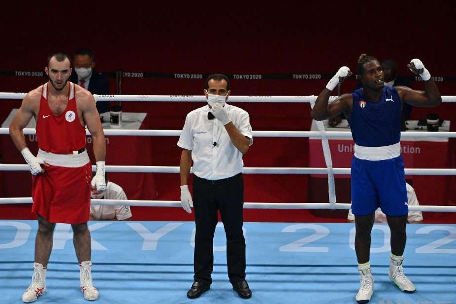 重量级拳击比赛,爱与陪伴的力量闪耀赛场