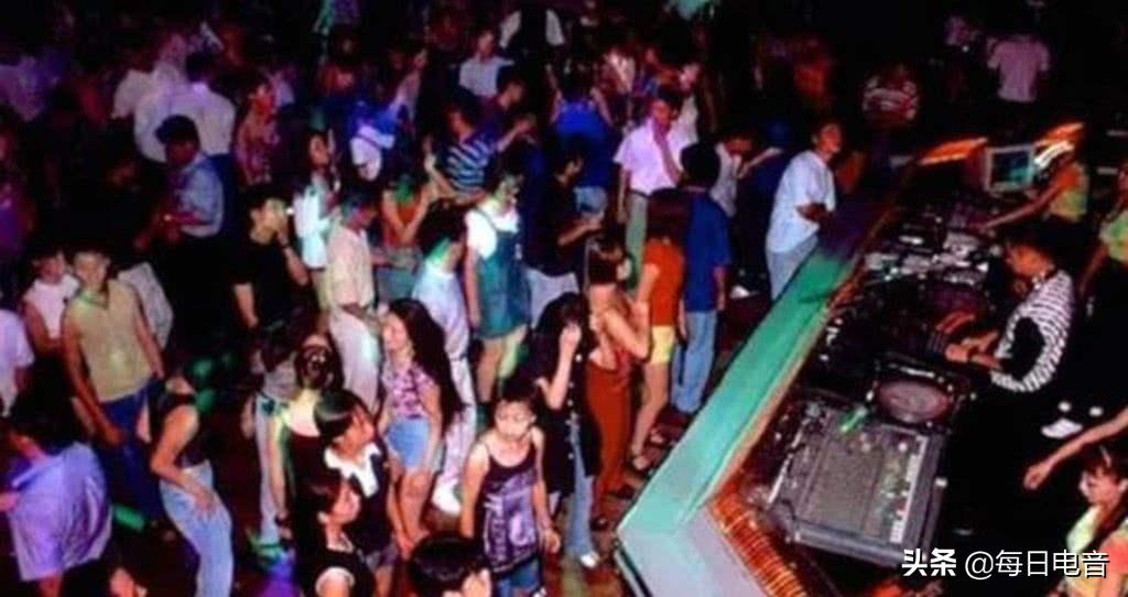 荷东好莱坞明星舞会盛况空前,星光璀璨之夜