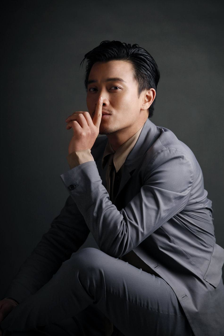 蒋毅最新写真集，展现变化、学习与自信的力量之旅