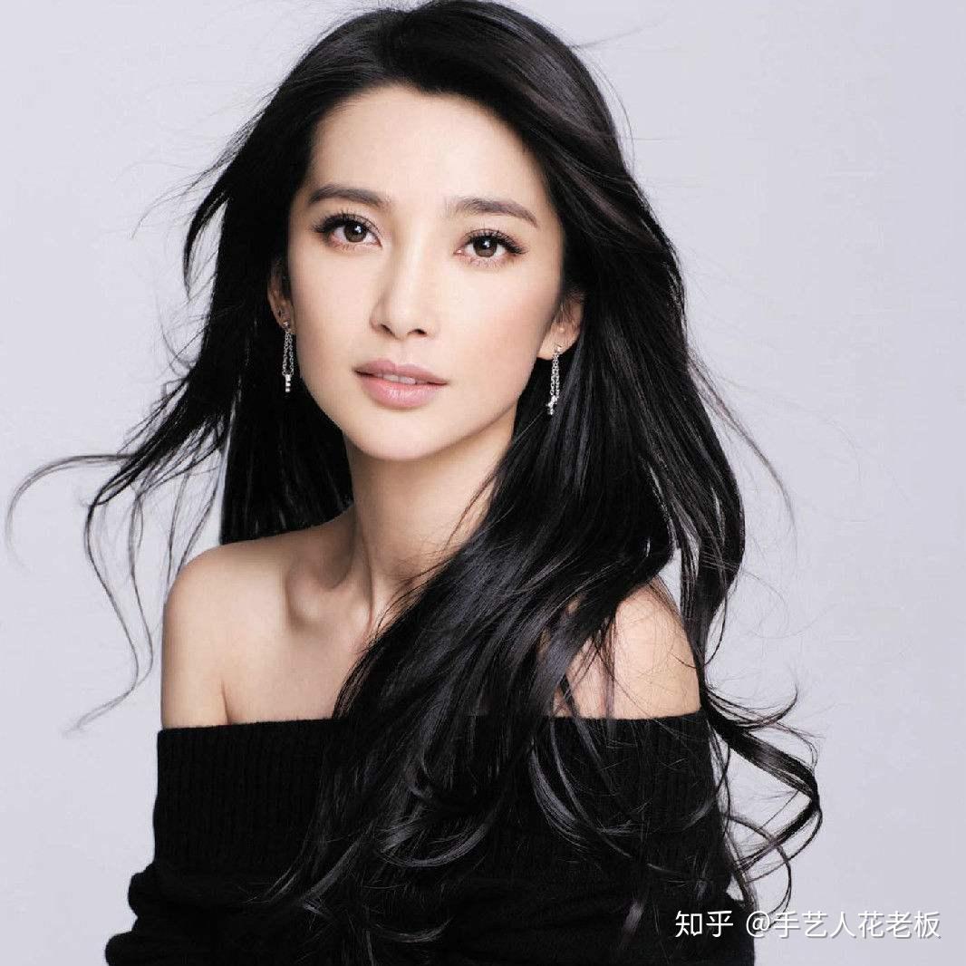 长脸女明星的自信之路,她们如何以独特魅力与变化照亮世界舞台!