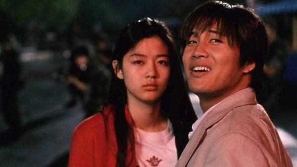 我的野蛮女友电影,小巷的秘密乐园与情感纠葛