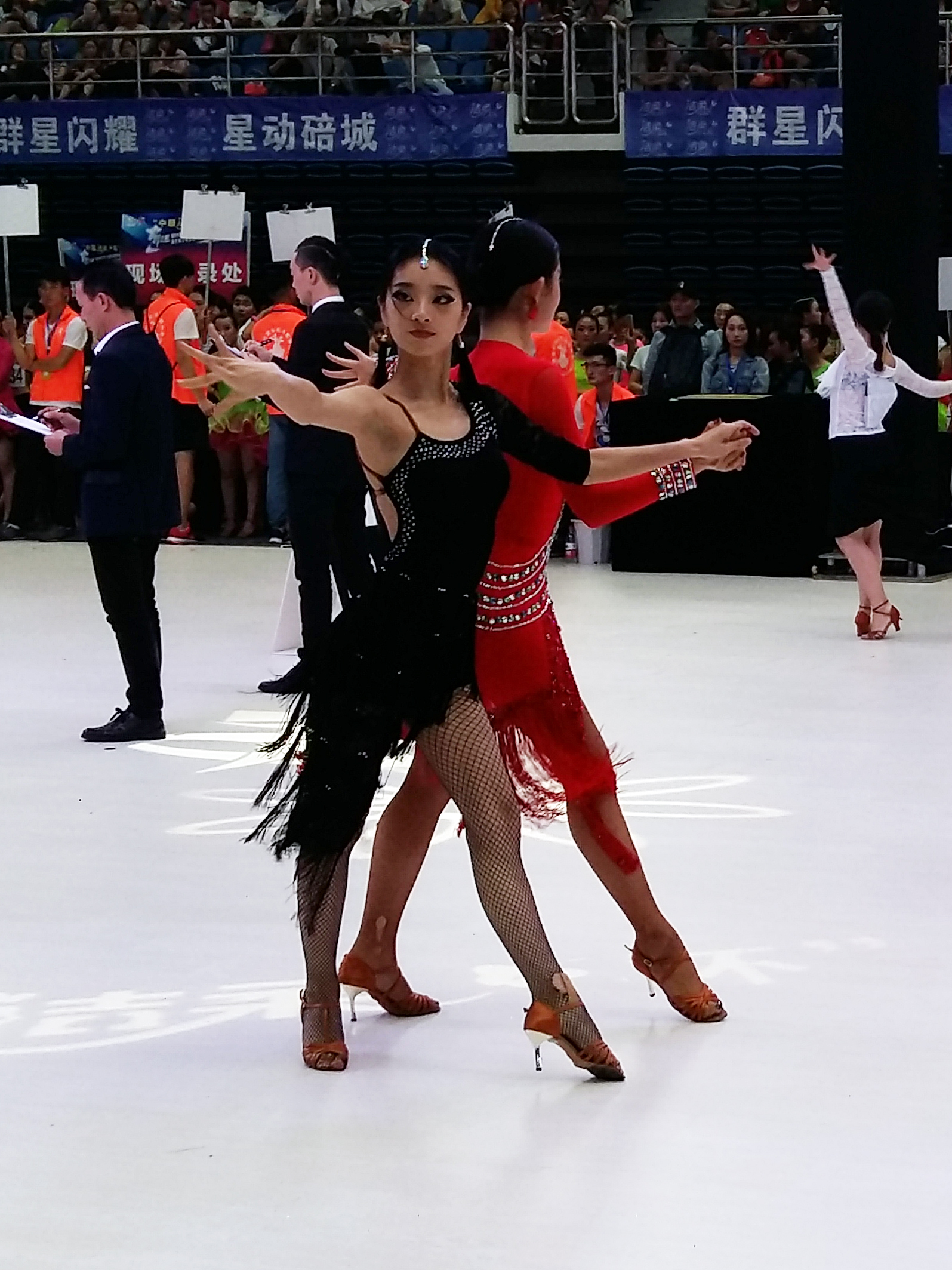 重庆拉丁舞大赛,小巷深处的舞韵璀璨之夜