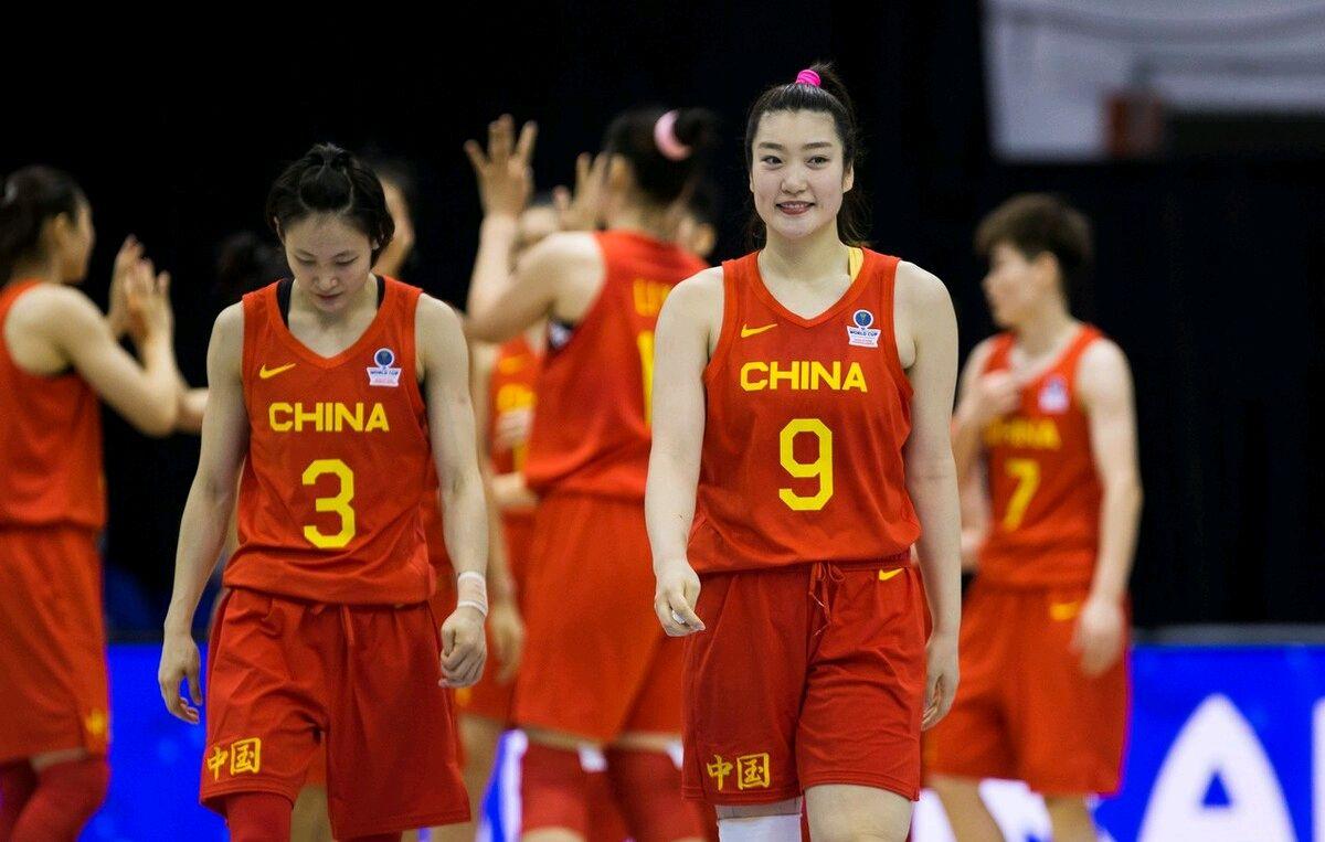 篮球盛宴，热血与荣耀的篮球比赛海报揭晓！