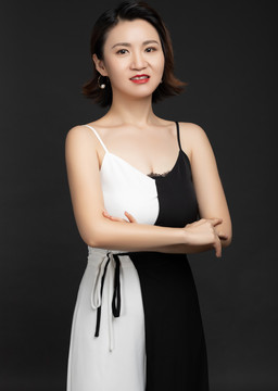 演员雷蔚,舞台内外的精彩瞬间与日常欢笑