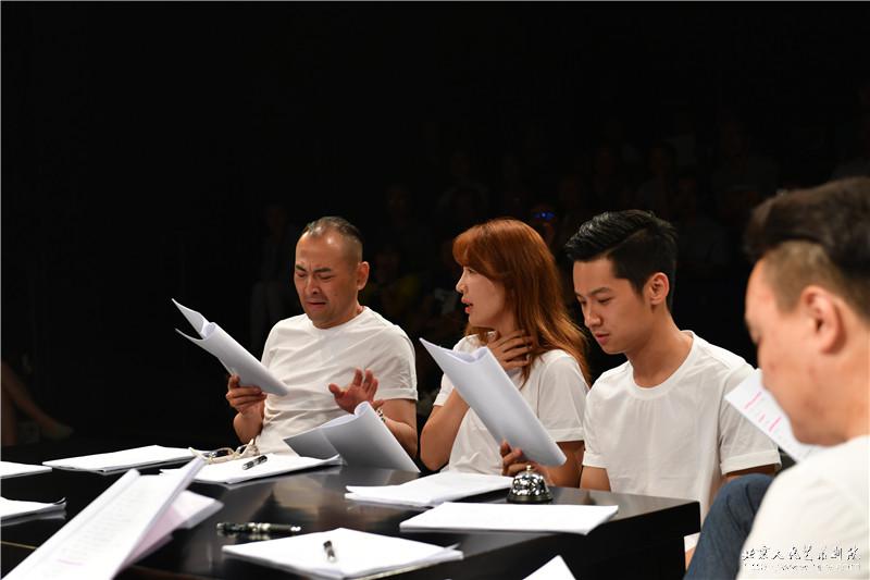 无剧本演员，真实与自由之间的微妙平衡