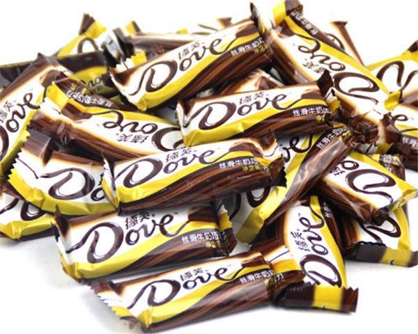 巧克力情缘，甜蜜价格与无价的爱与陪伴