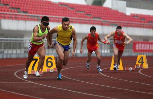 科技助力梦想启航,智能跑鞋助你赢在起跑线,梦见跑步比赛得第一!