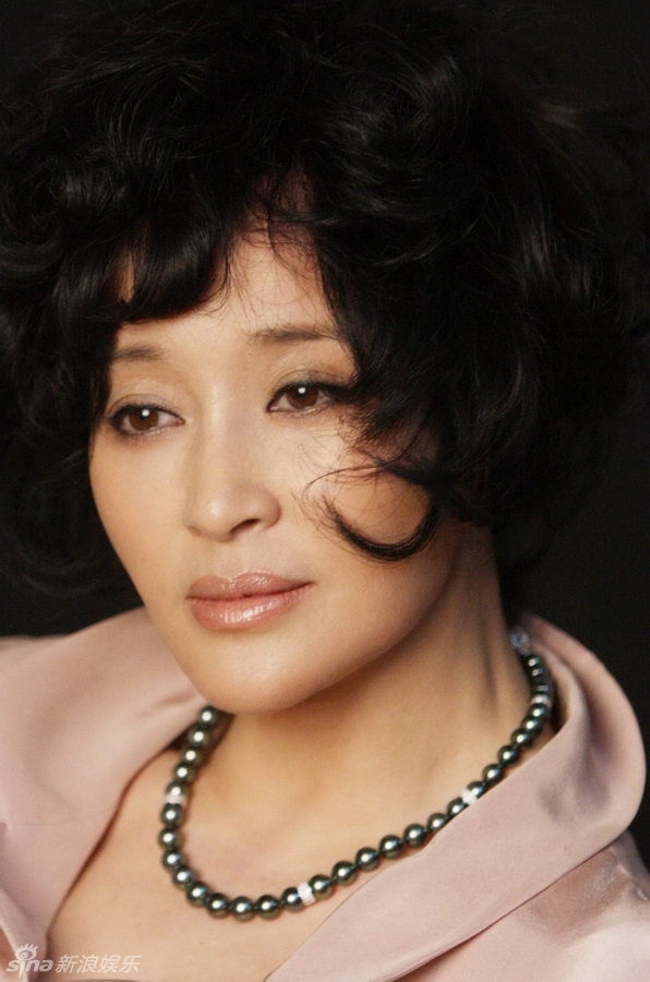 刘晓庆最新写真,自然之旅探寻内心平和之地