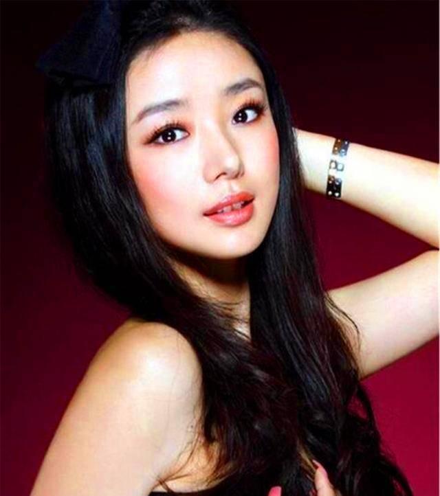 国外雪灾，自然美景下的探索与旅行体验