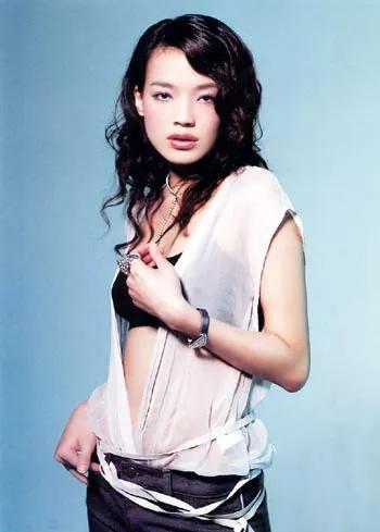 舒淇最新照片与小巷深处的特色小店探秘