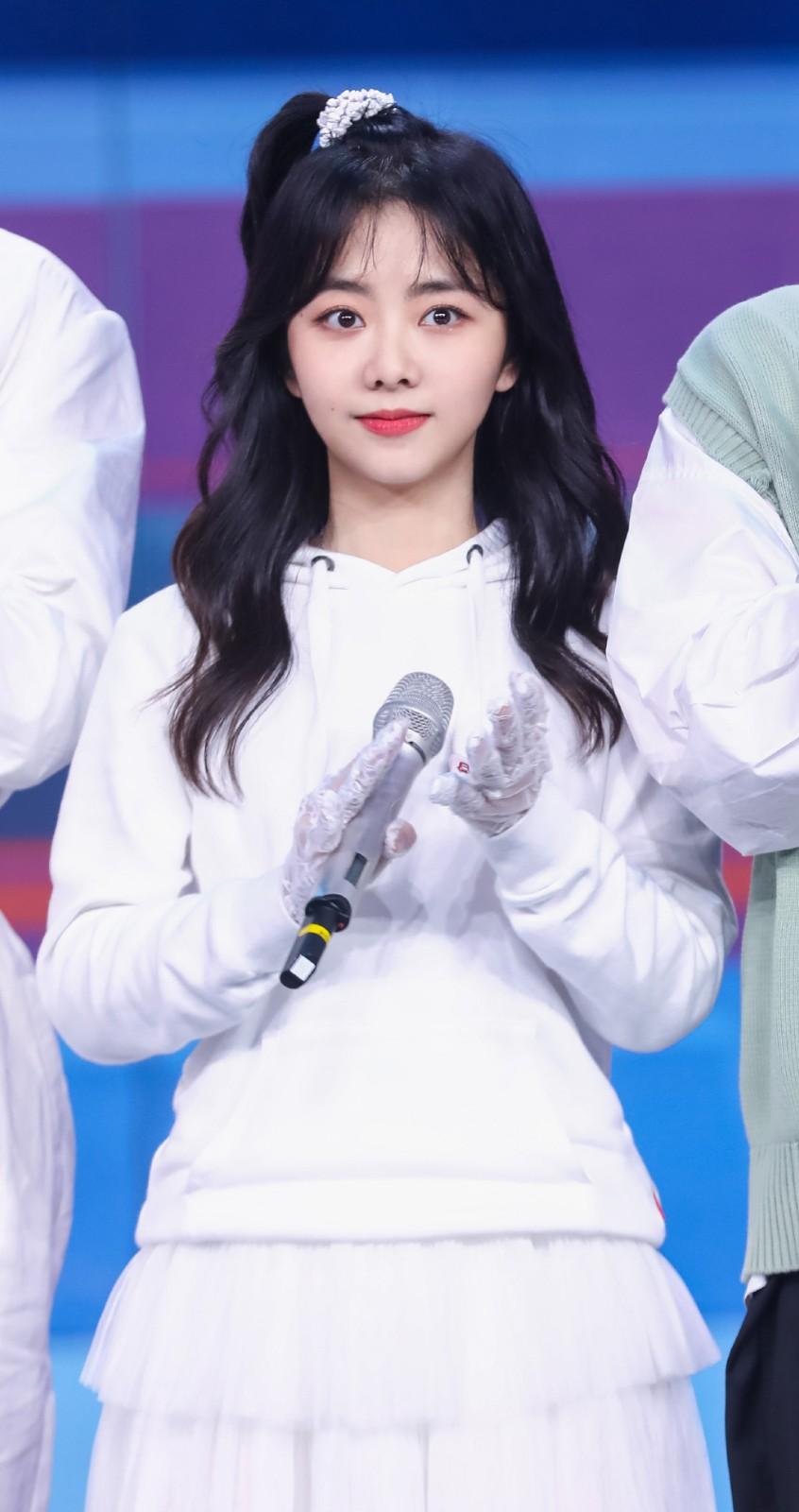 最新大发髻,发型变迁中的友情温馨故事